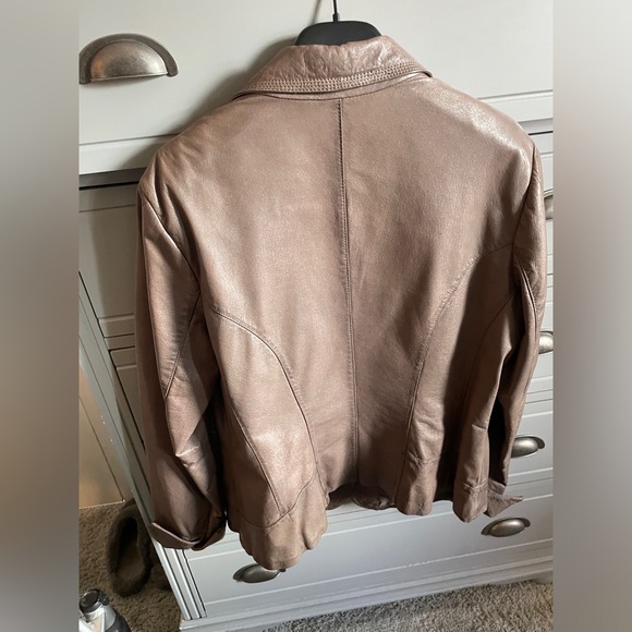 Leather Jacket - Picture 4 of 9